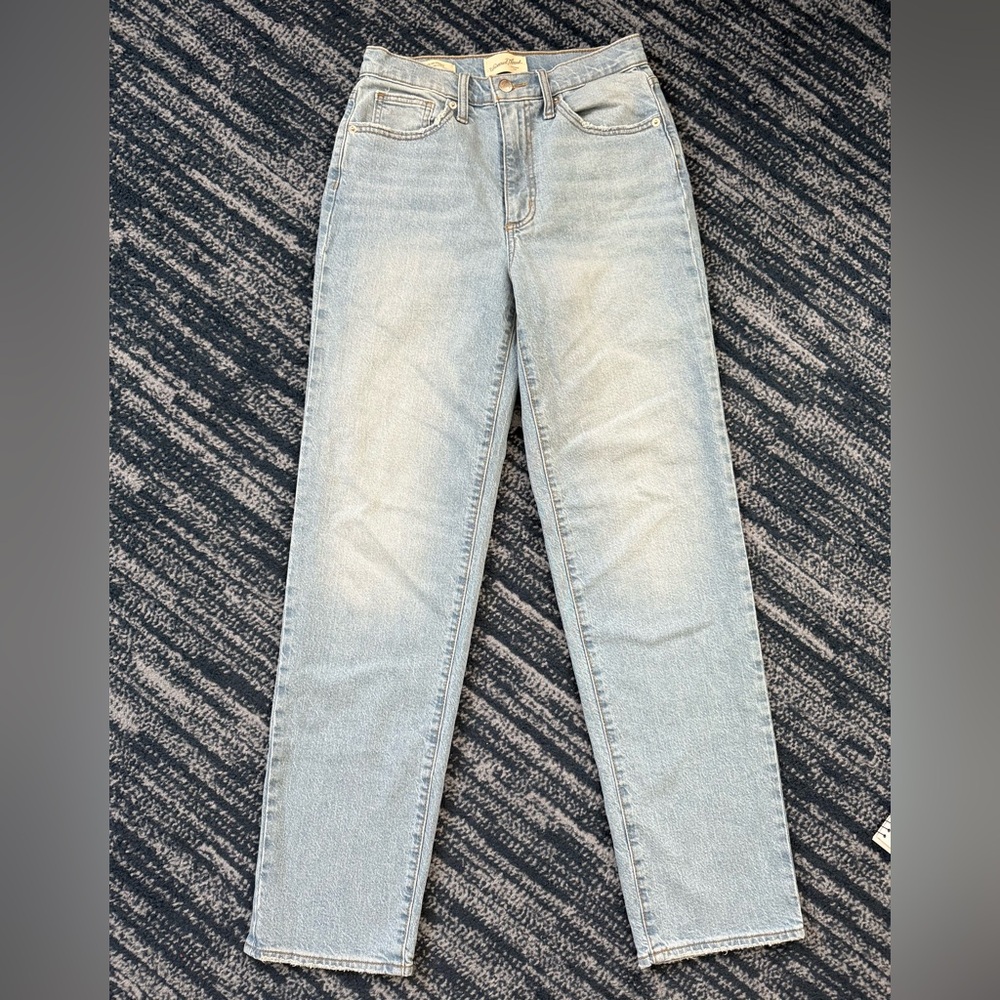 High Rise 90s Straight Jeans